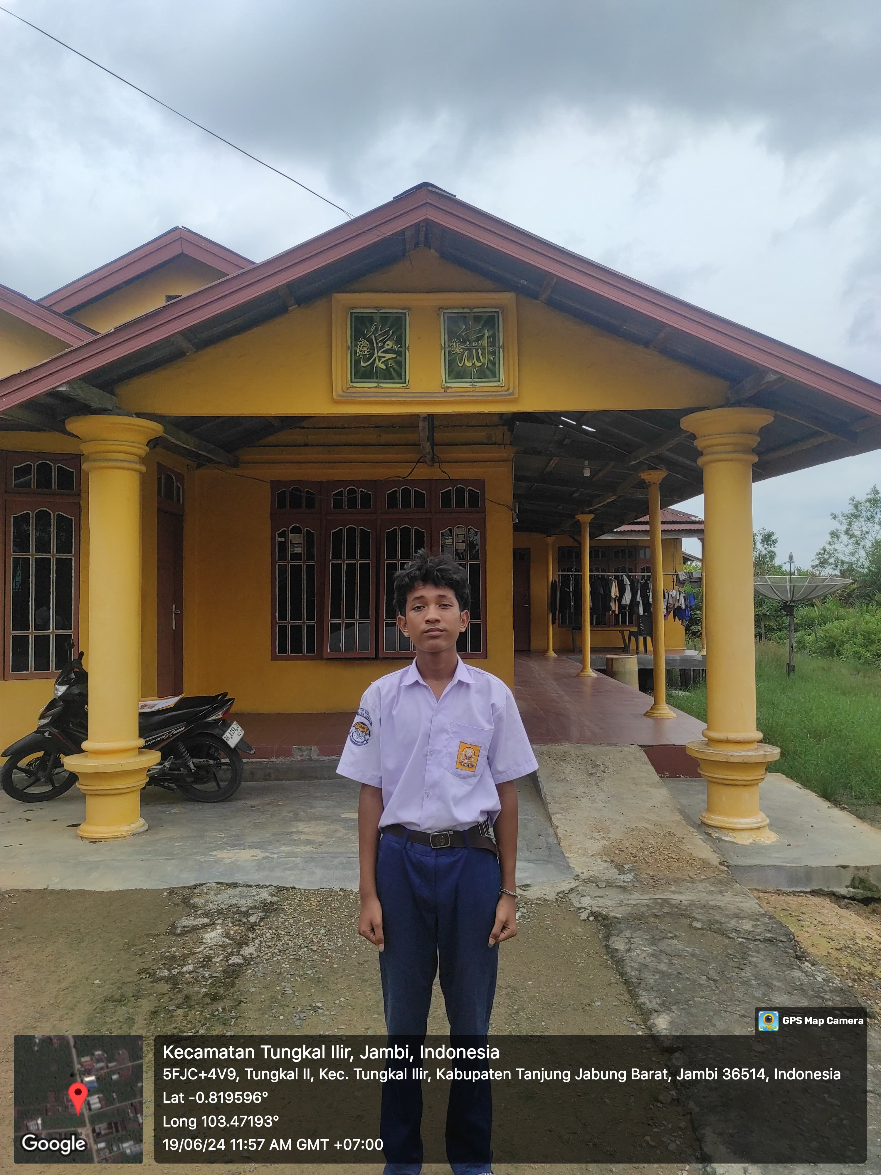 FERDINAN EVAN HASIHOLAN